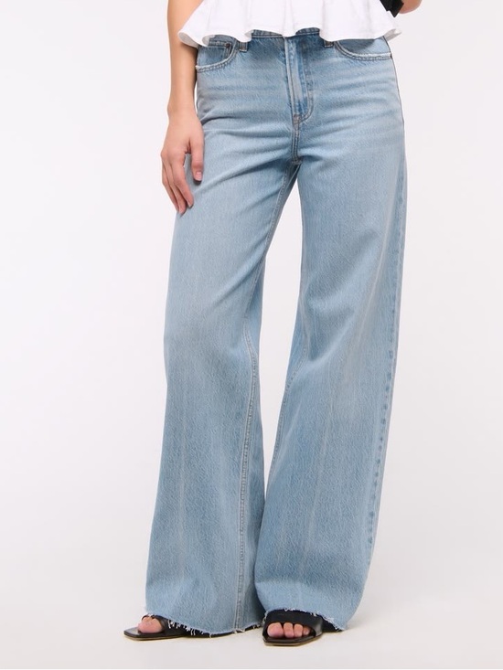 H&M Denim - H&M Light Blue High-Rise Wide Leg Jeans Size 4